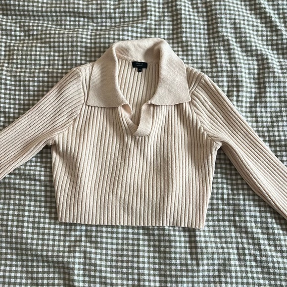 Debut Cropped Sweater - Picture 2 of 4